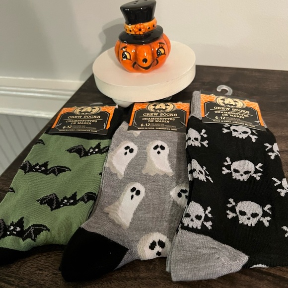 Accessories - NWT⛄️💀🦇- 3 Pairs of Halloween Crew Socks